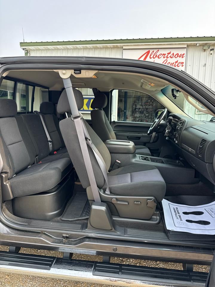 2011 Chevrolet Silverado 1500 4WD Ext Cab 143.5" LT