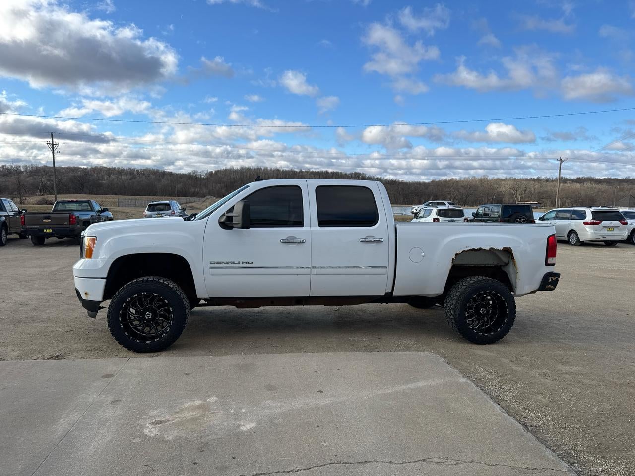 2011 GMC Sierra 2500HD 4WD Crew Cab 153.7" Denali
