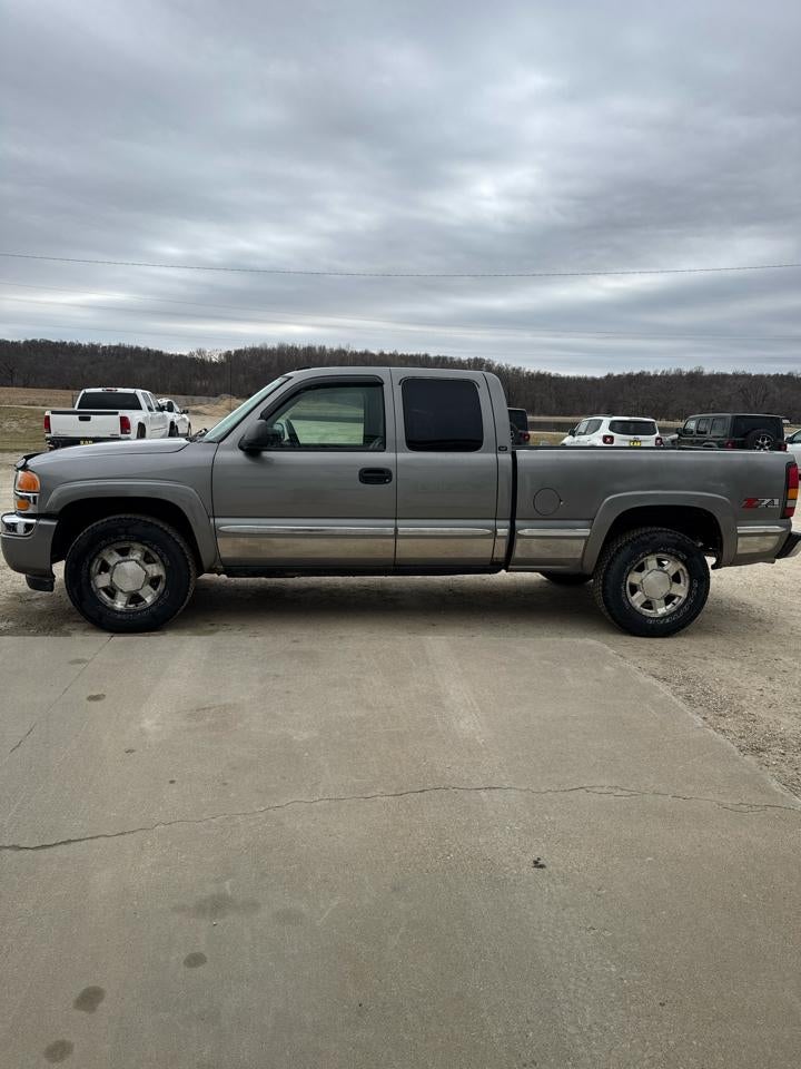 2006 GMC Sierra 1500 Ext Cab 143.5" WB 4WD SLT