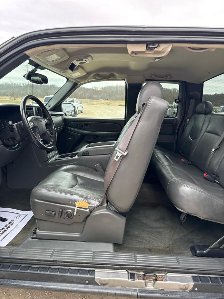 2006 GMC Sierra 1500 Ext Cab 143.5" WB 4WD SLT