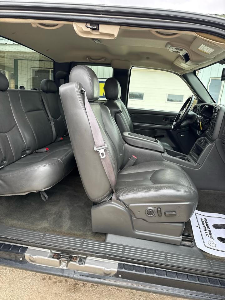 2006 GMC Sierra 1500 Ext Cab 143.5" WB 4WD SLT