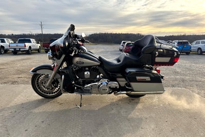 2010 Harley-Davidson FLHTCU Ult EG Classic Base
