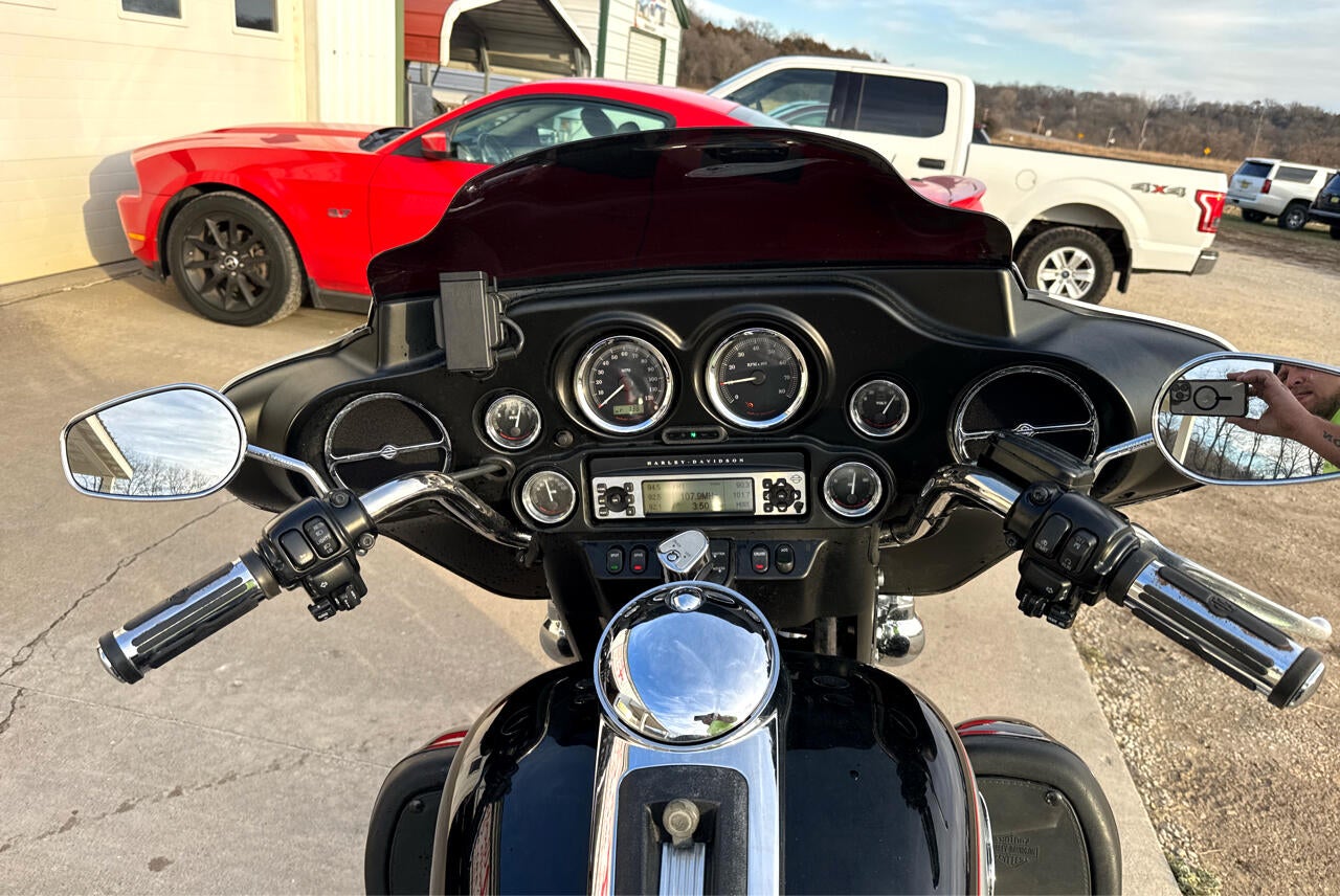 2010 Harley-Davidson FLHTCU Ult EG Classic Base