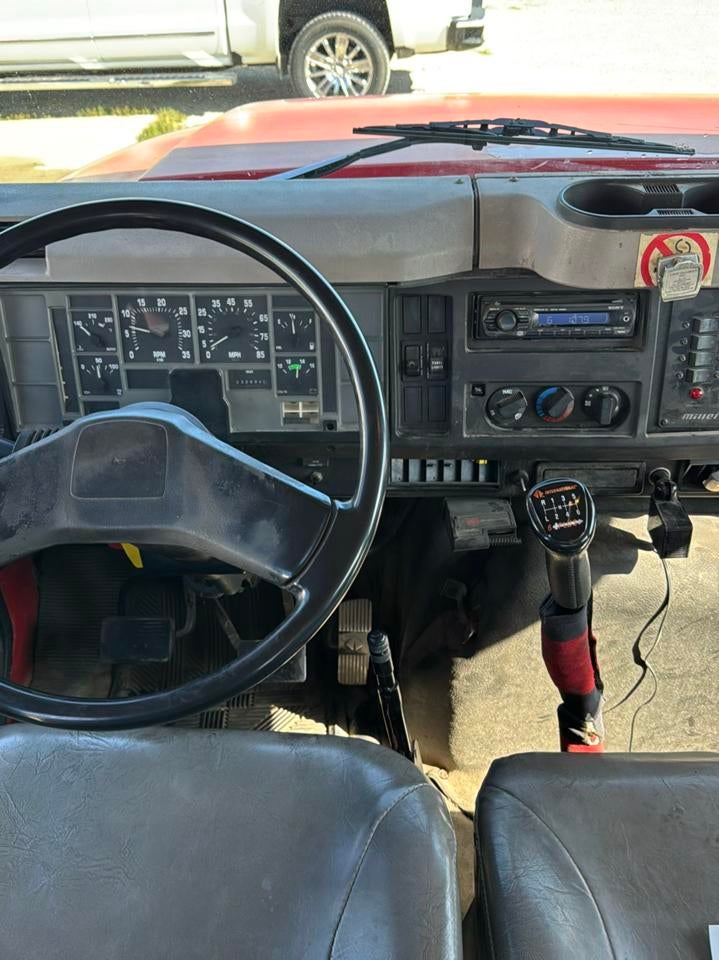 2002 International 4700 -