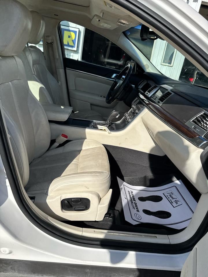 2011 Lincoln MKS 4dr Sdn 3.7L FWD