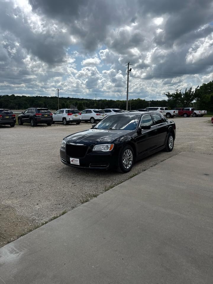 2013 Chrysler 300 4dr Sdn RWD