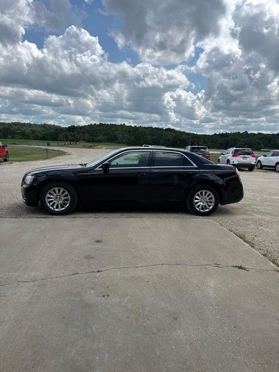 2013 Chrysler 300 4dr Sdn RWD