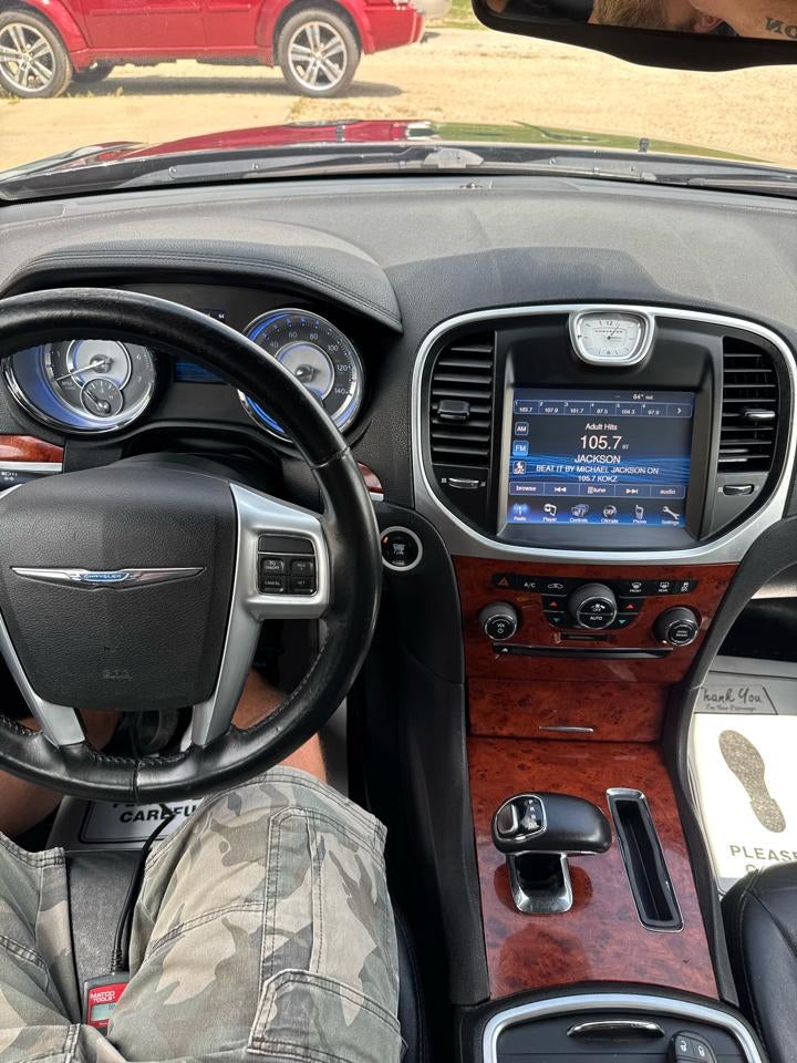 2013 Chrysler 300 4dr Sdn RWD