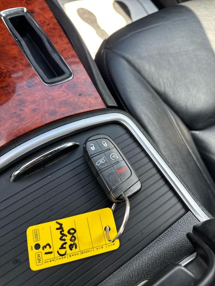 2013 Chrysler 300 4dr Sdn RWD