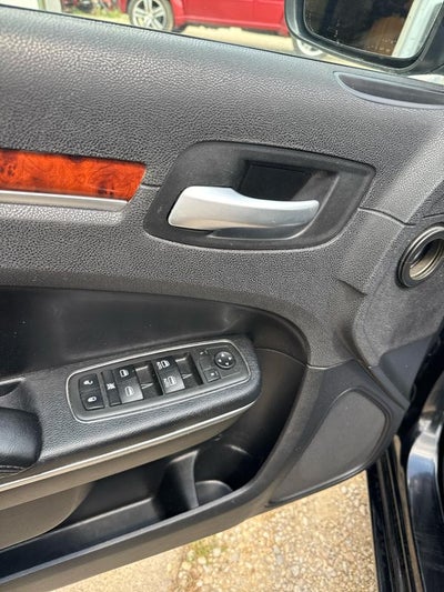 2013 Chrysler 300 4dr Sdn RWD