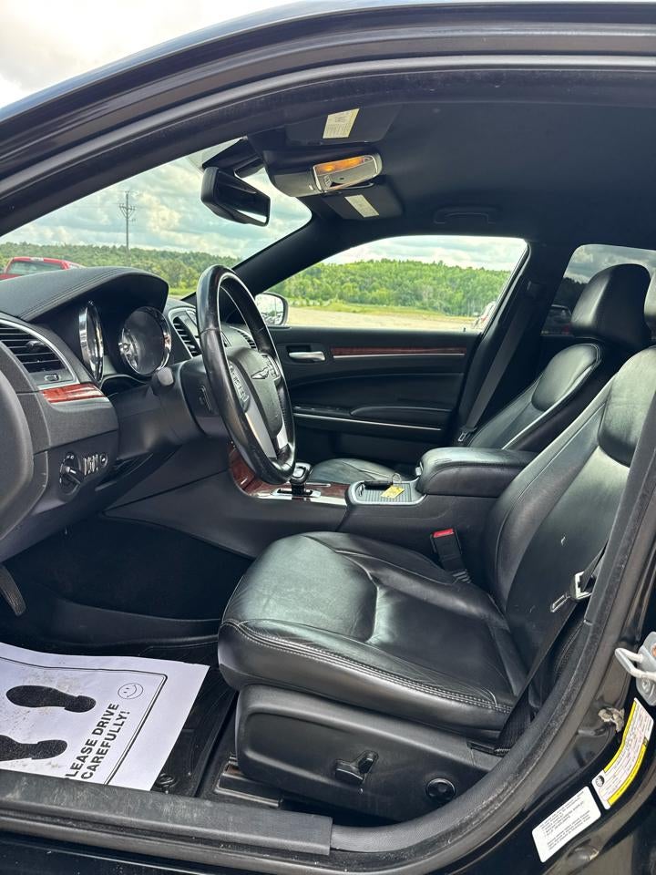 2013 Chrysler 300 4dr Sdn RWD