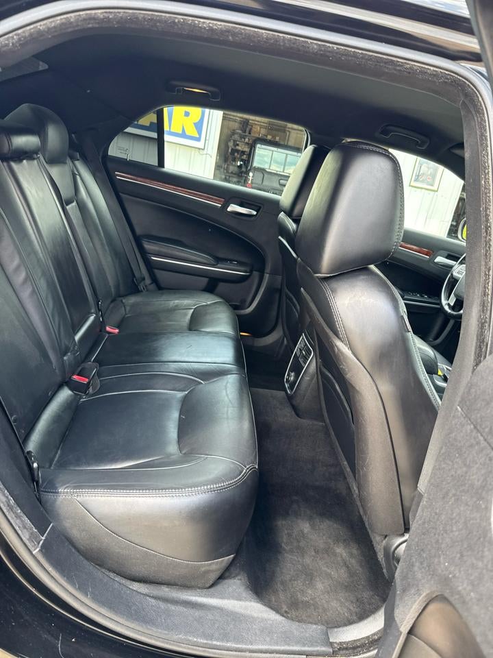 2013 Chrysler 300 4dr Sdn RWD