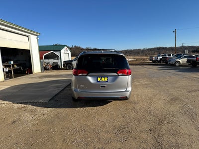 2018 Chrysler Pacifica Touring L FWD