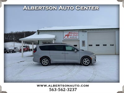 2017 Chrysler Pacifica Touring-L FWD