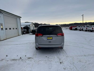 2017 Chrysler Pacifica Touring-L FWD