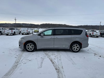 2017 Chrysler Pacifica Touring-L FWD