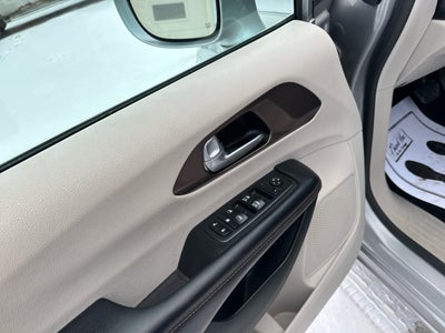 2017 Chrysler Pacifica Touring-L FWD