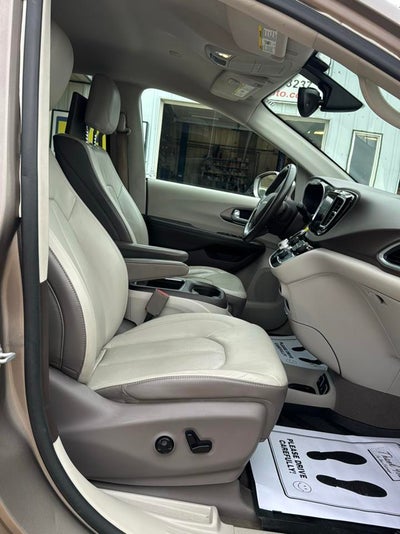 2017 Chrysler Pacifica Touring-L Plus FWD