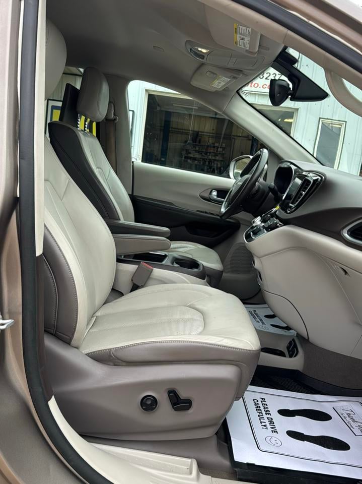 2017 Chrysler Pacifica Touring-L Plus FWD