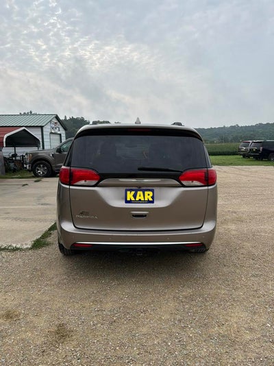 2017 Chrysler Pacifica Touring-L Plus FWD