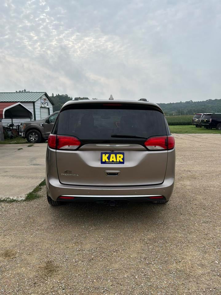 2017 Chrysler Pacifica Touring-L Plus FWD