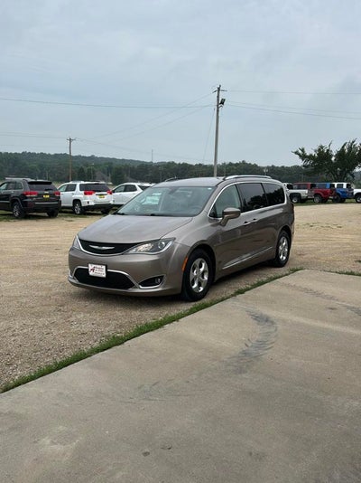 2017 Chrysler Pacifica Touring-L Plus FWD