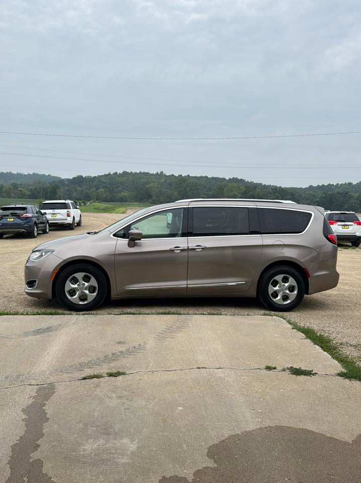 2017 Chrysler Pacifica Touring-L Plus FWD