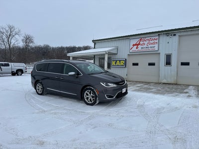 2017 Chrysler Pacifica Limited FWD
