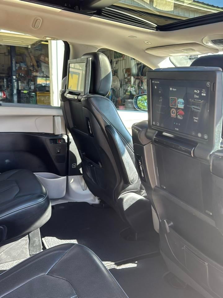 2018 Chrysler Pacifica Limited FWD