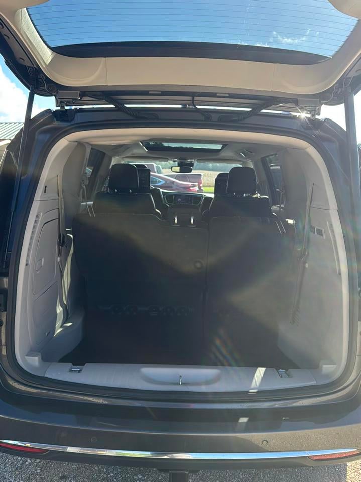2018 Chrysler Pacifica Limited FWD
