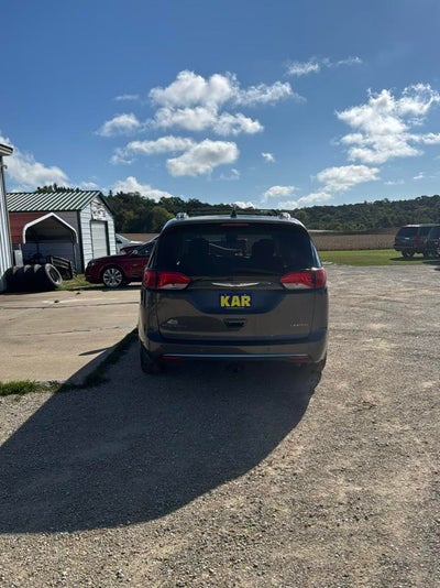 2018 Chrysler Pacifica Limited FWD