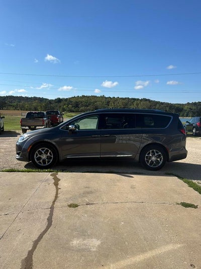 2018 Chrysler Pacifica Limited FWD