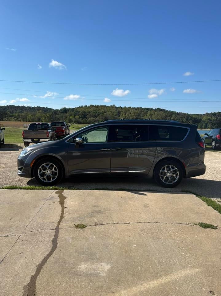 2018 Chrysler Pacifica Limited FWD