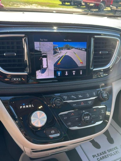 2018 Chrysler Pacifica Limited FWD