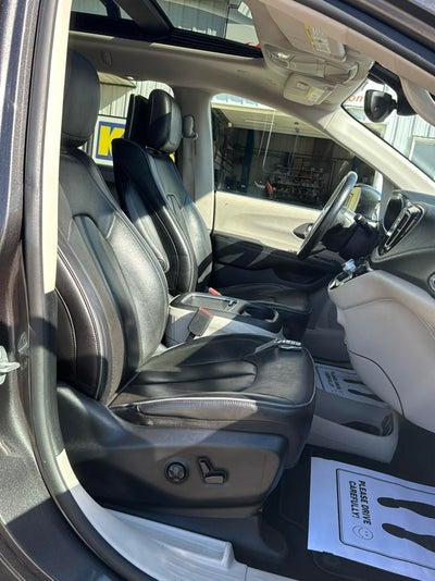 2018 Chrysler Pacifica Limited FWD