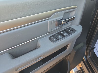 2016 RAM 1500 4WD Crew Cab 140.5" Big Horn