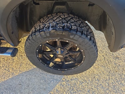 2016 RAM 1500 4WD Crew Cab 140.5" Big Horn