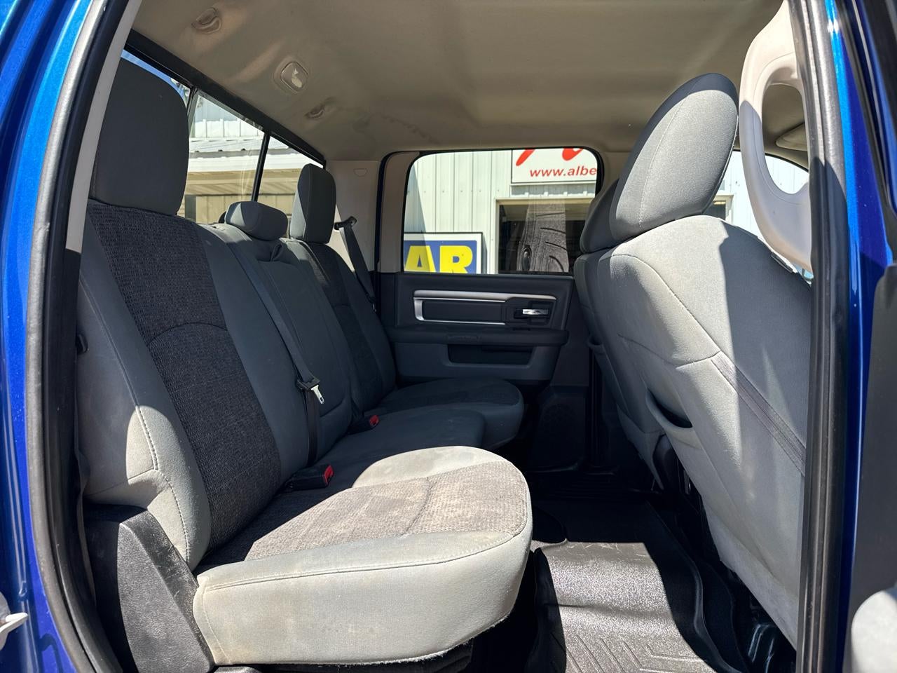 2016 RAM 1500 4WD Crew Cab 140.5" Big Horn