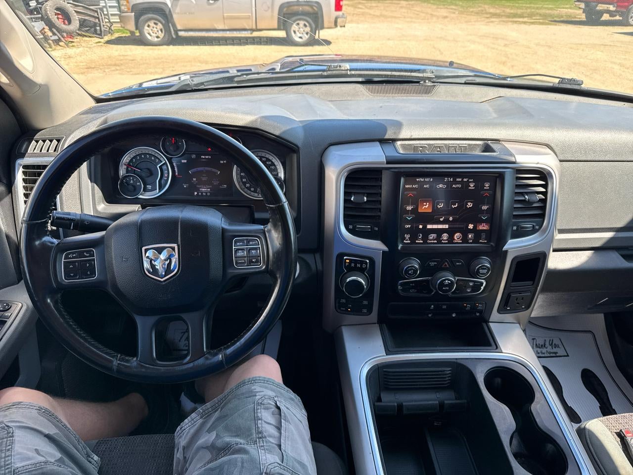 2016 RAM 1500 4WD Crew Cab 140.5" Big Horn