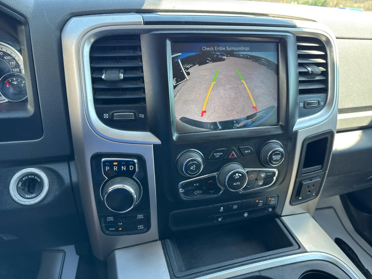 2016 RAM 1500 4WD Crew Cab 140.5" Big Horn