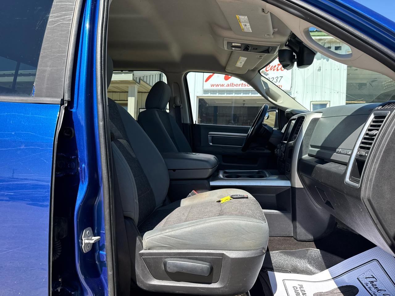 2016 RAM 1500 4WD Crew Cab 140.5" Big Horn