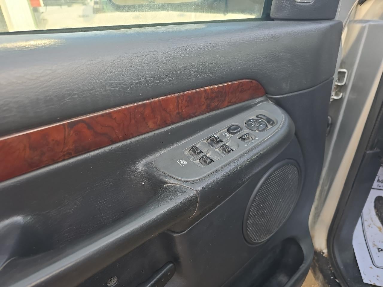 2003 Dodge Ram 3500 4dr Quad Cab 140.5" WB 4WD SRW SLT