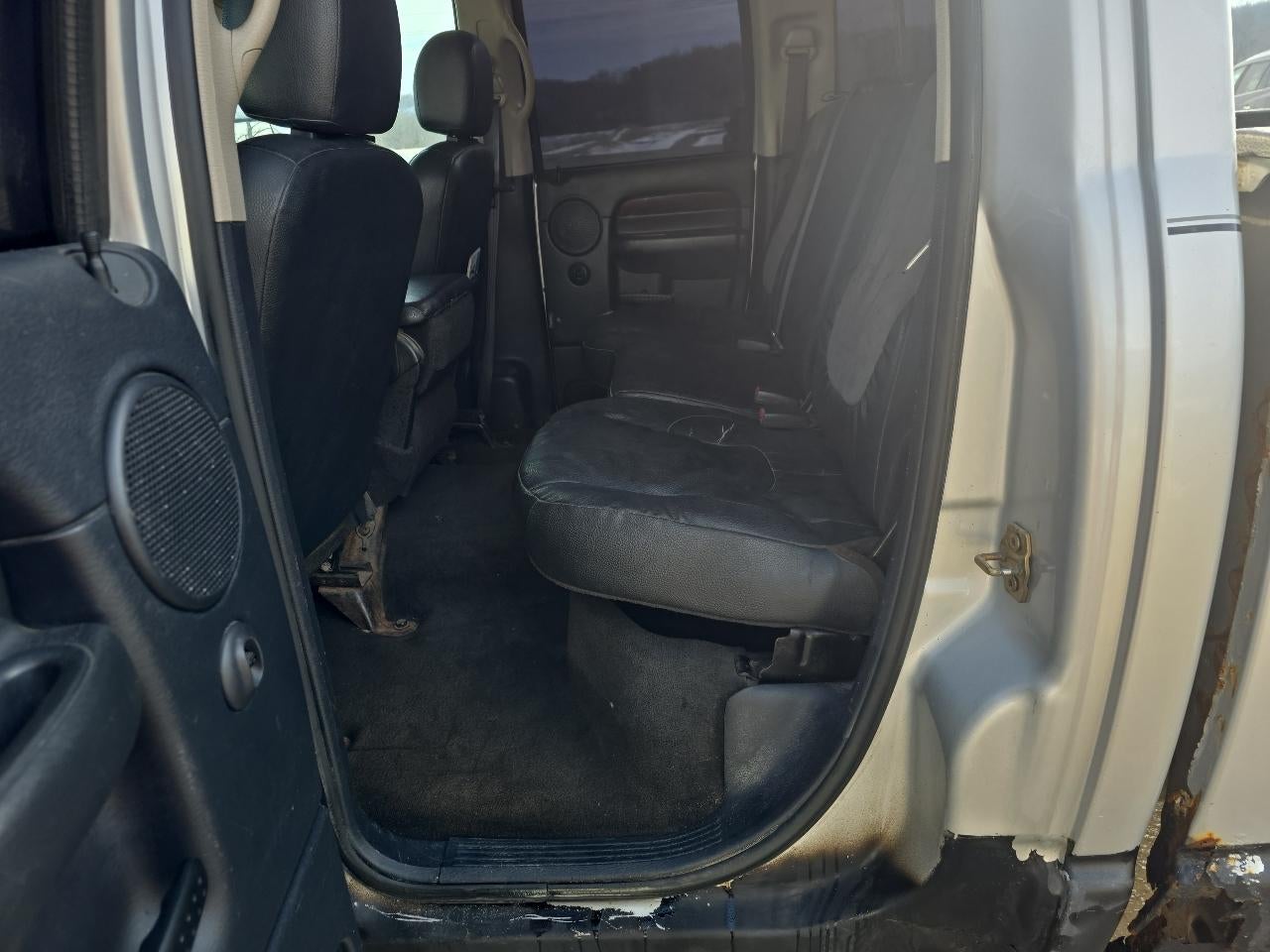 2003 Dodge Ram 3500 4dr Quad Cab 140.5" WB 4WD SRW SLT