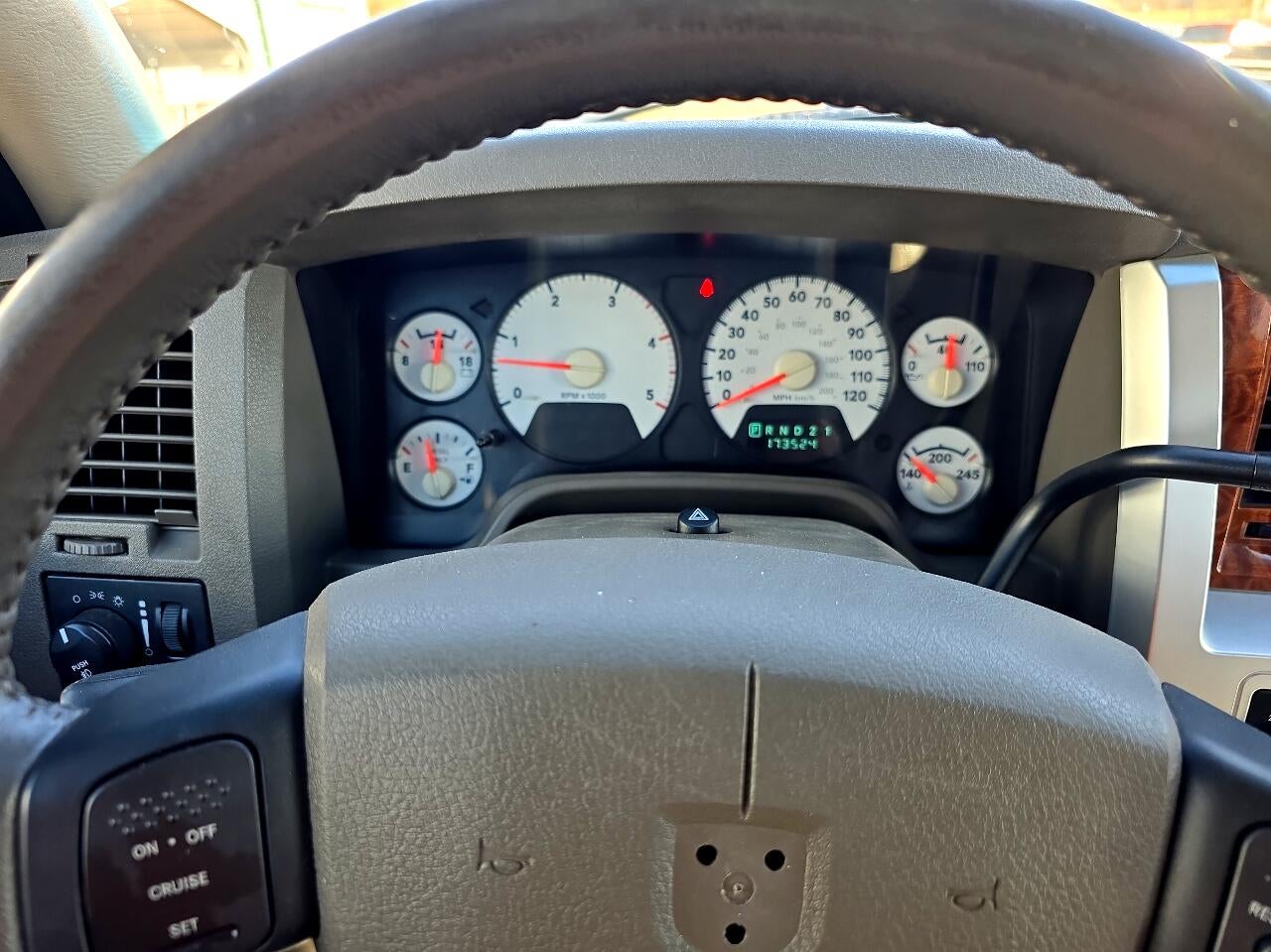 2006 Dodge Ram 2500 4dr Quad Cab 140.5 4WD Laramie