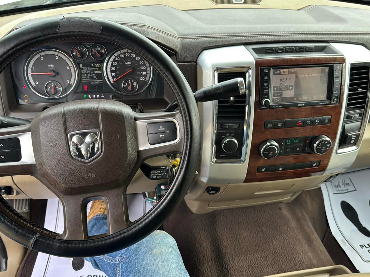 2011 RAM 2500 4WD Mega Cab 160.5" Laramie
