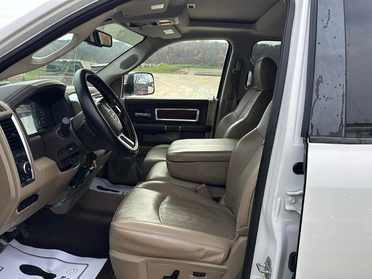 2011 RAM 2500 4WD Mega Cab 160.5" Laramie