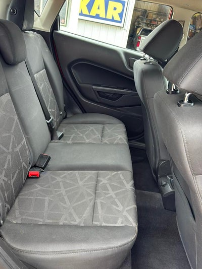 2013 Ford Fiesta 5dr HB SE