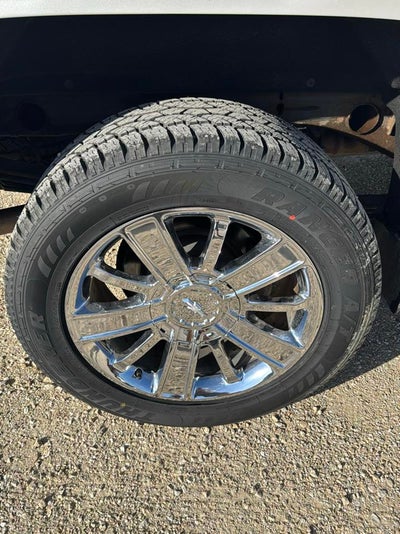 2016 Chevrolet Silverado 1500 4WD Crew Cab 143.5" High Country
