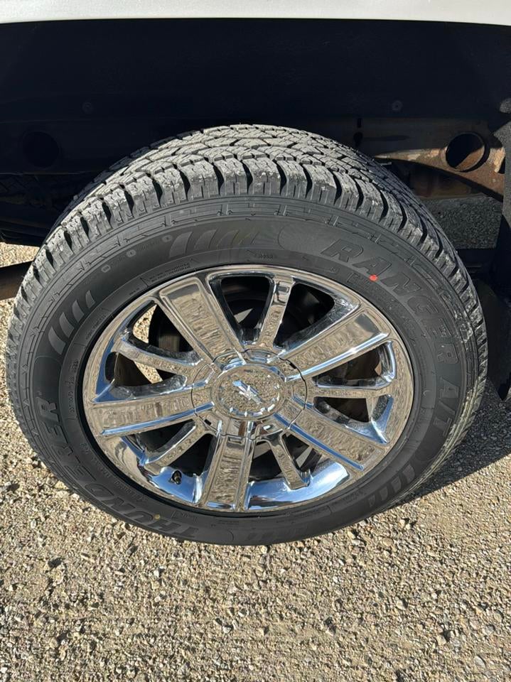 2016 Chevrolet Silverado 1500 4WD Crew Cab 143.5" High Country
