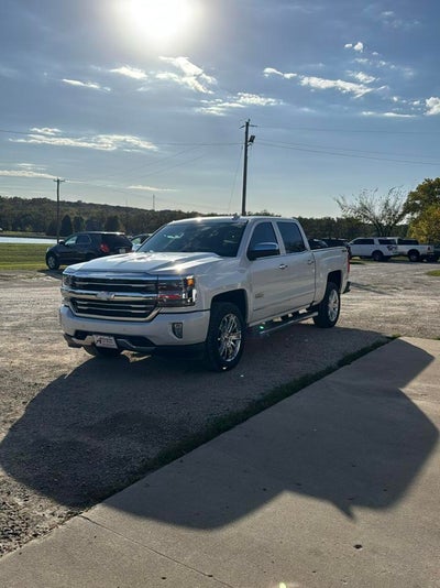 2016 Chevrolet Silverado 1500 4WD Crew Cab 143.5" High Country